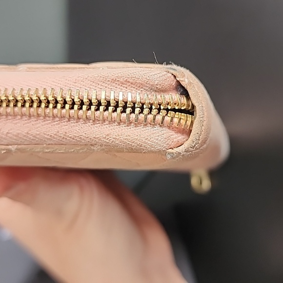 Dolce and Gabbana Wallet - Picture 9 of 14